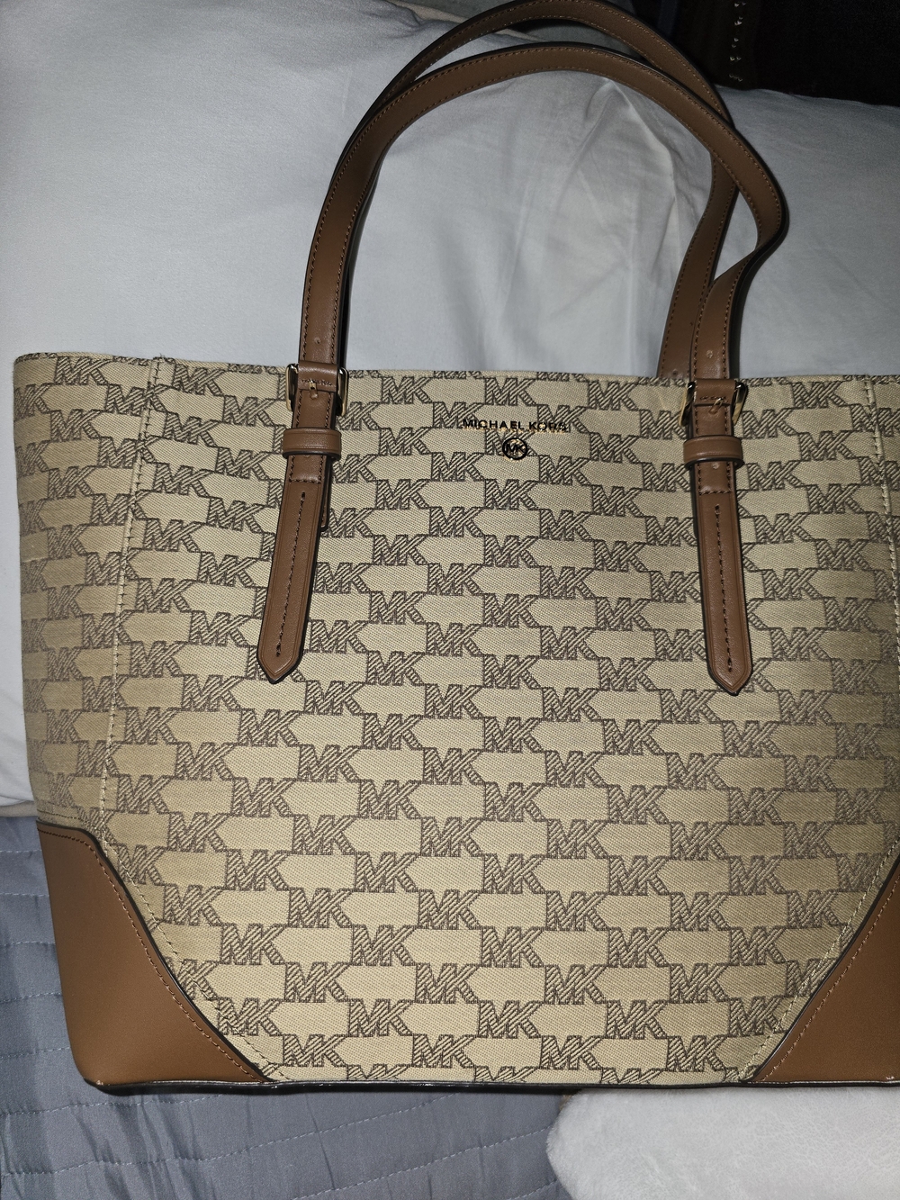 Michael Kors Aria Large Signature LoMichael Kors Tan and Beige MK Logo Tote
